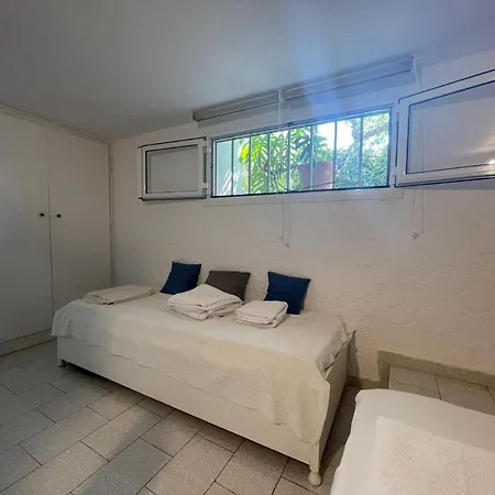 Palmtree House Apartment Khloi Exterior photo